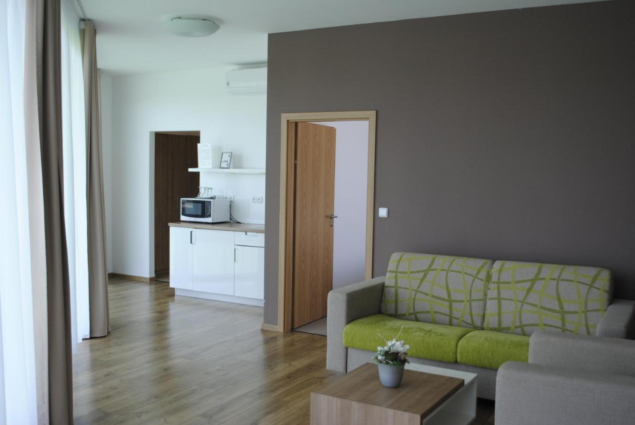 Hotel Golf Jezera Ostrožská Nová Ves Eksteriør billede