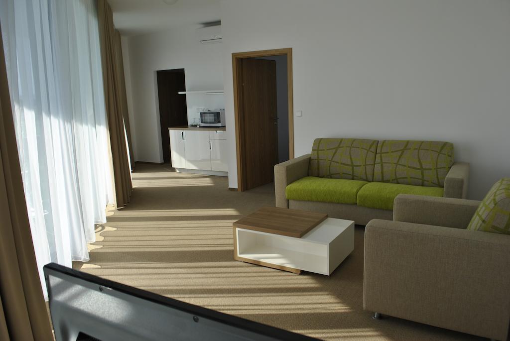 Hotel Golf Jezera Ostrožská Nová Ves Eksteriør billede