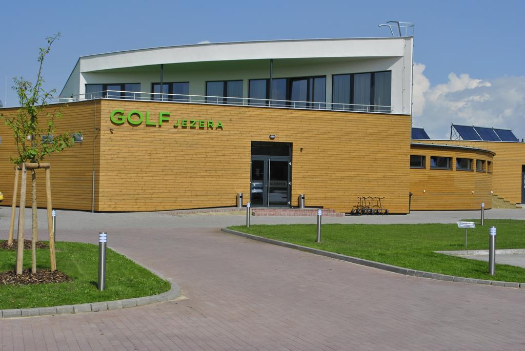 Hotel Golf Jezera Ostrožská Nová Ves Eksteriør billede
