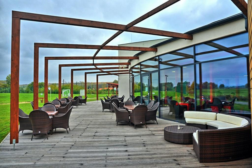 Hotel Golf Jezera Ostrožská Nová Ves Eksteriør billede
