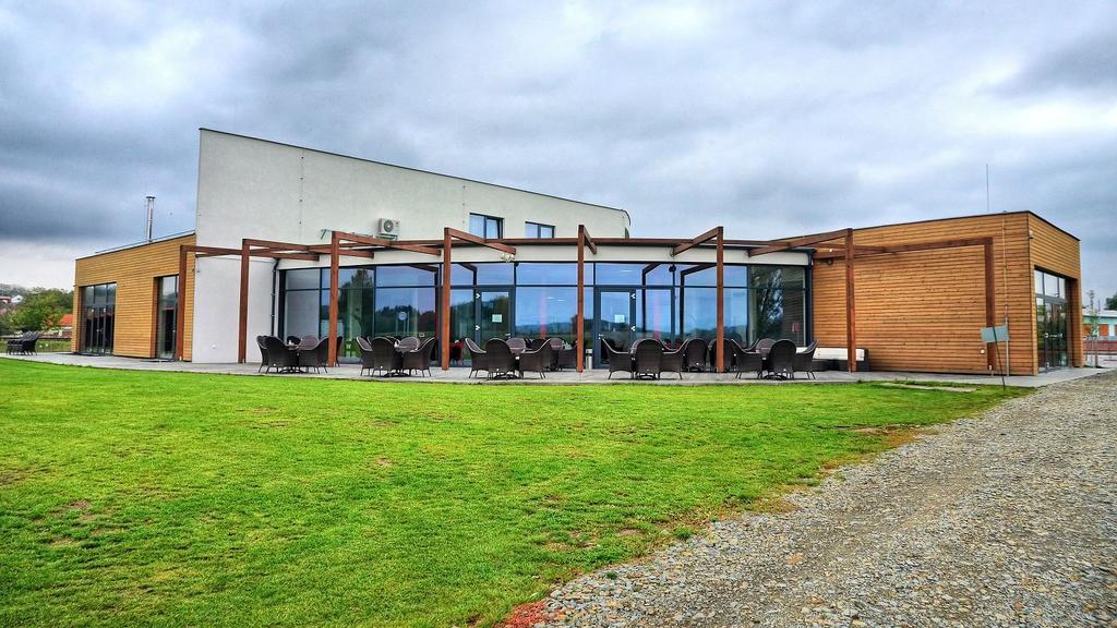 Hotel Golf Jezera Ostrožská Nová Ves Eksteriør billede