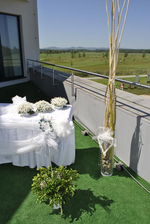 Hotel Golf Jezera Ostrožská Nová Ves Eksteriør billede